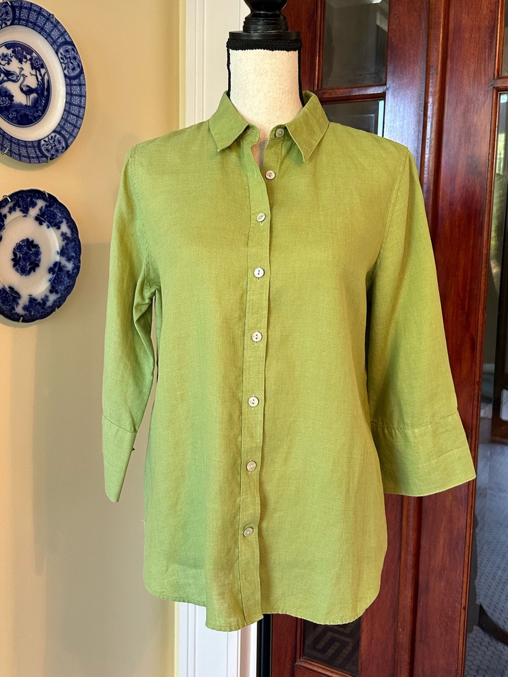 Chico’s | No Iron 100% Linen Button Down Shirt, Lime Green, Size 6